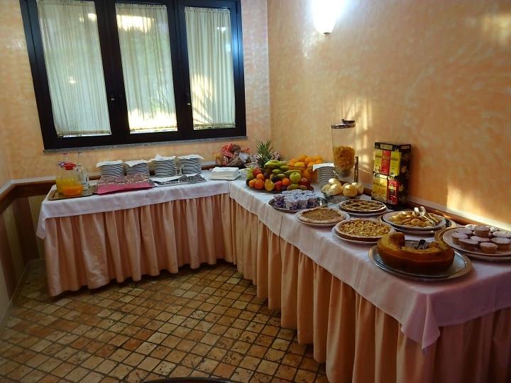 Albergo Ristorante Il Delfino Novara Bagian luar foto