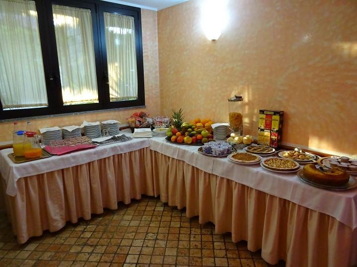 Albergo Ristorante Il Delfino Novara Bagian luar foto