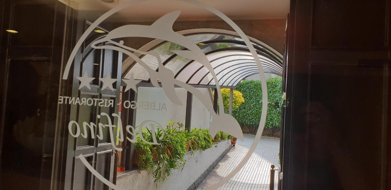 Albergo Ristorante Il Delfino Novara Bagian luar foto